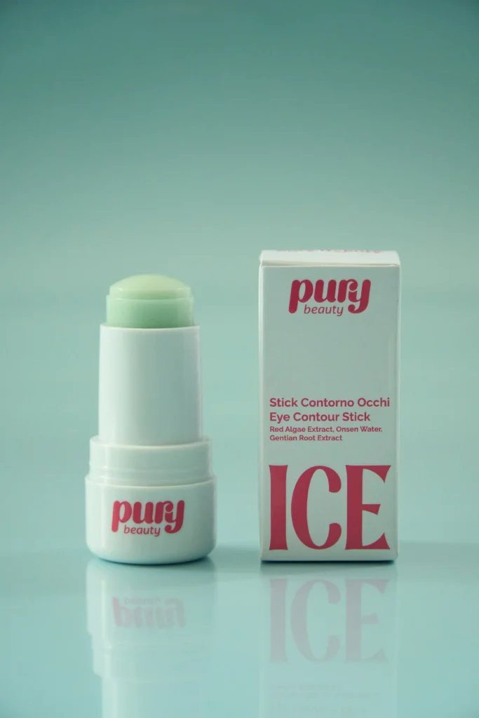 Stick contorno occhi Pury Beauty accanto alla sua confezione
